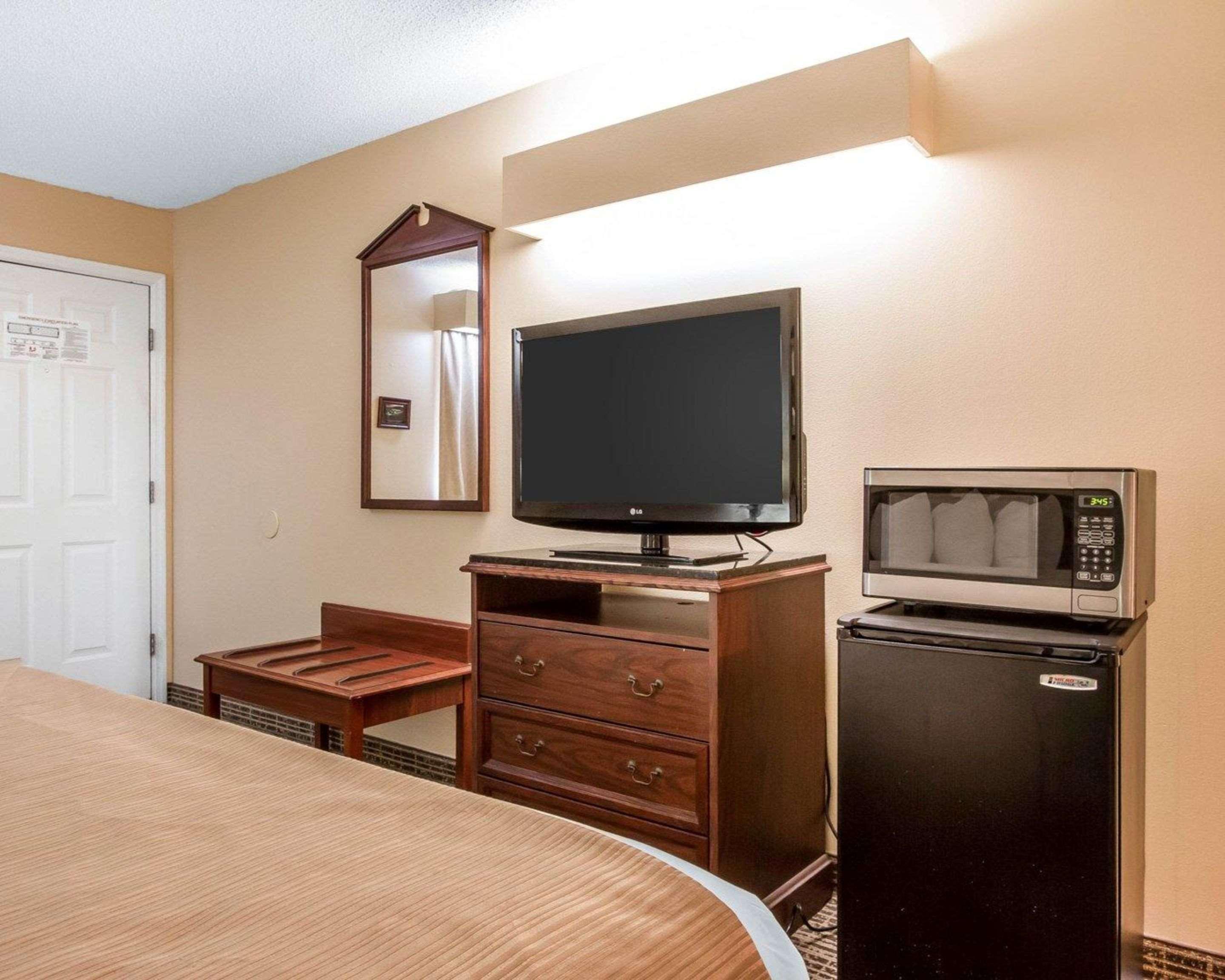 Baymont By Wyndham Selma Ξενοδοχείο Εξωτερικό φωτογραφία